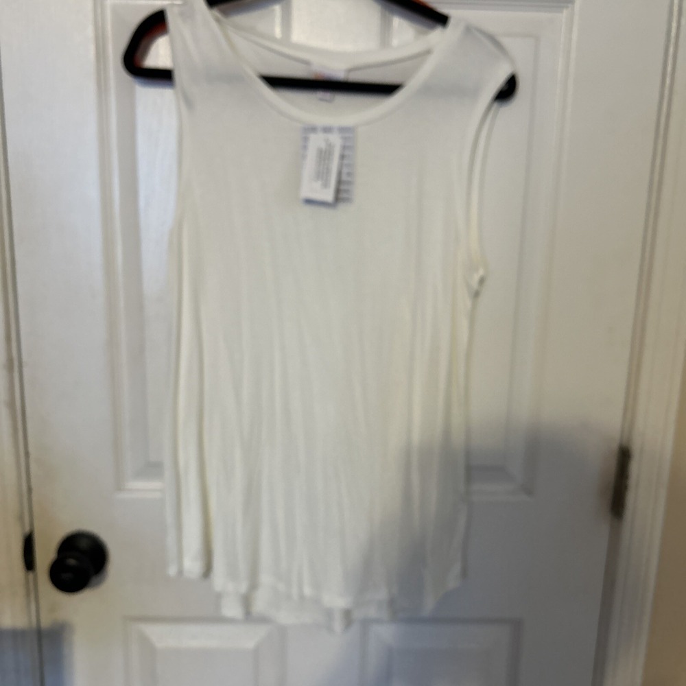 Lularoe Cocoa Med Off White  NWT‎